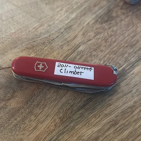 Climber Swiss Army Knife x Victorinox Like New!! - Picture 4 of 8